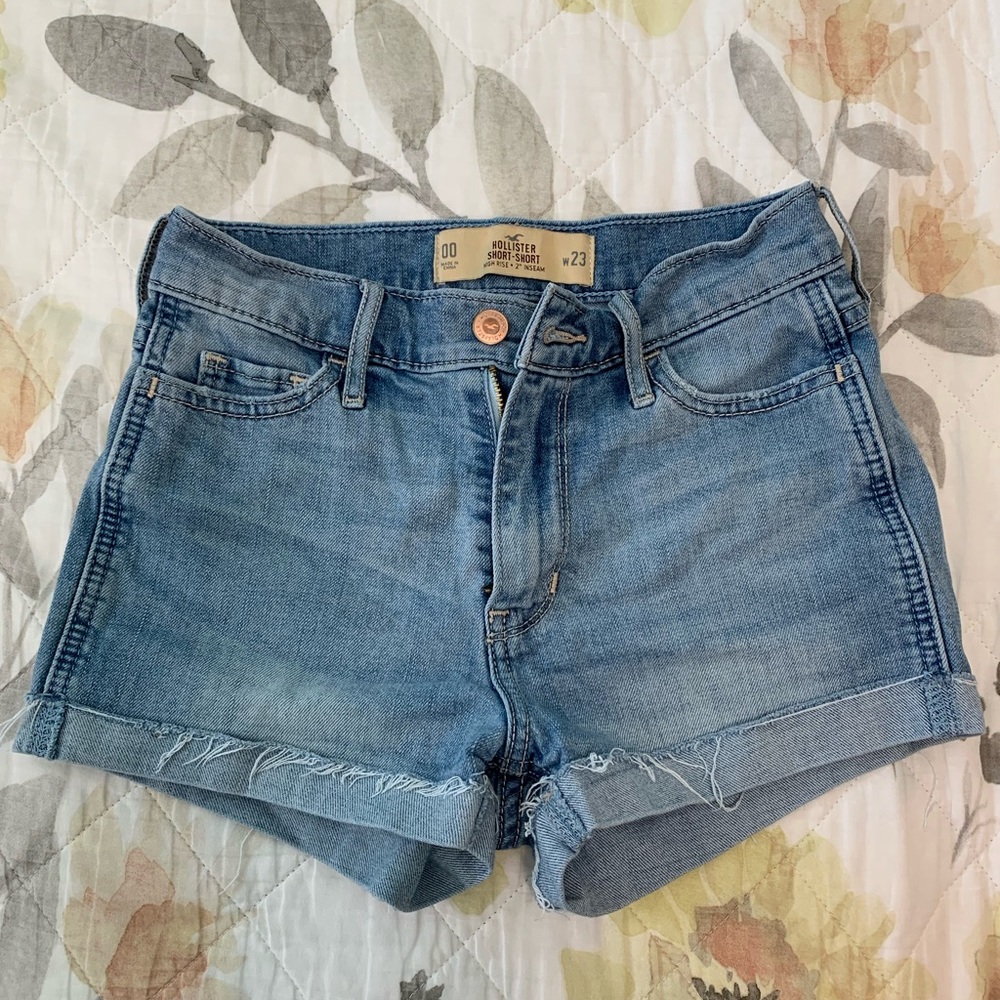 Hollister Light Wash High Rise Short Shorts